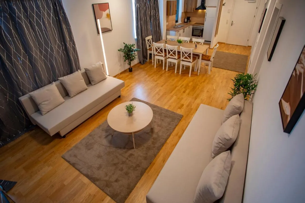 Innsbruck East Side Apartment I Free Street Parking