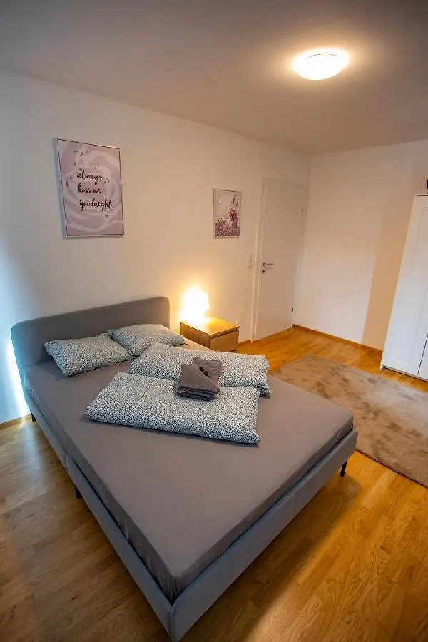 Innsbruck East Side Apartment I Free Street Parking